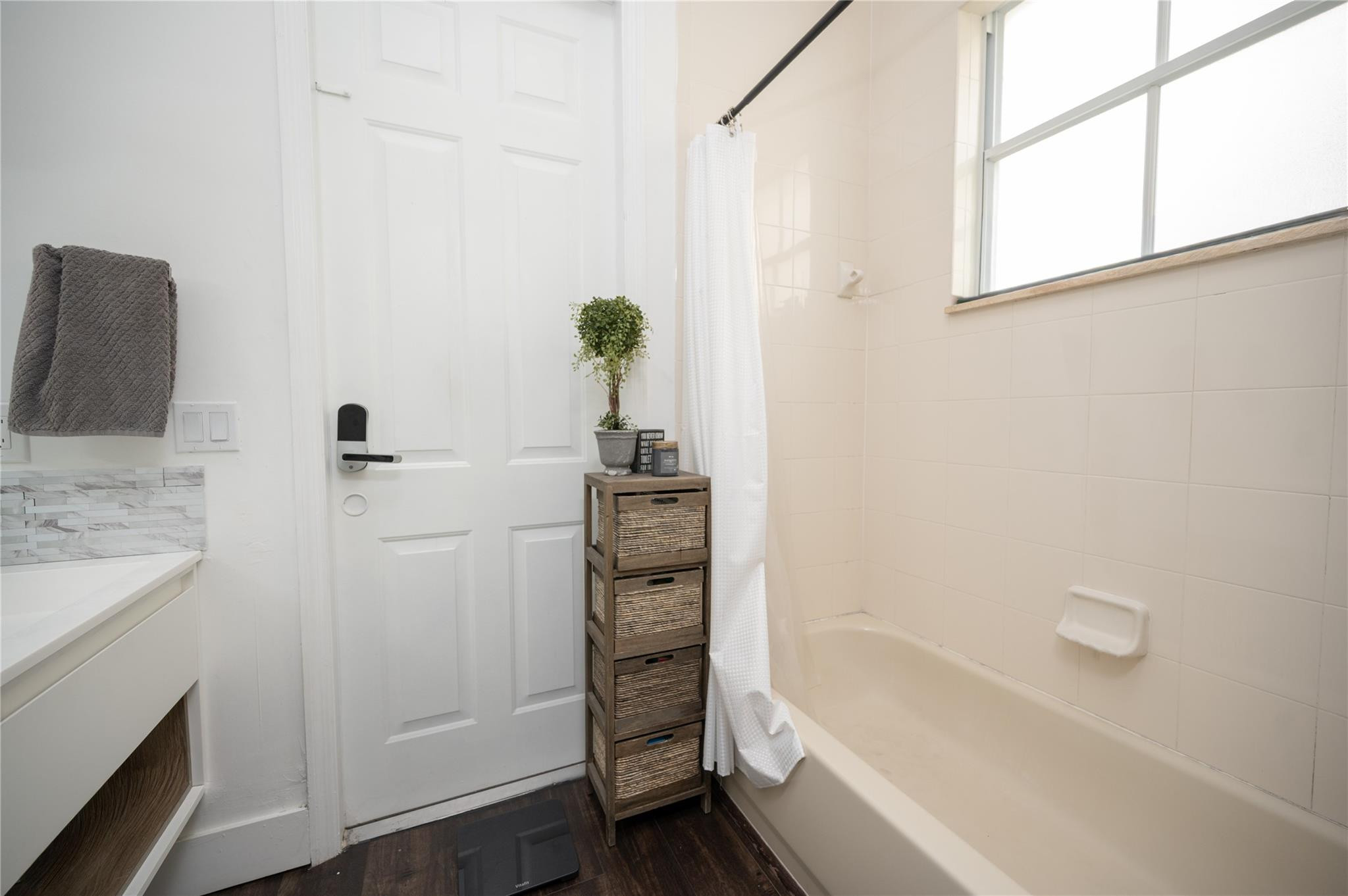 CENTURY GARDENS - Residential