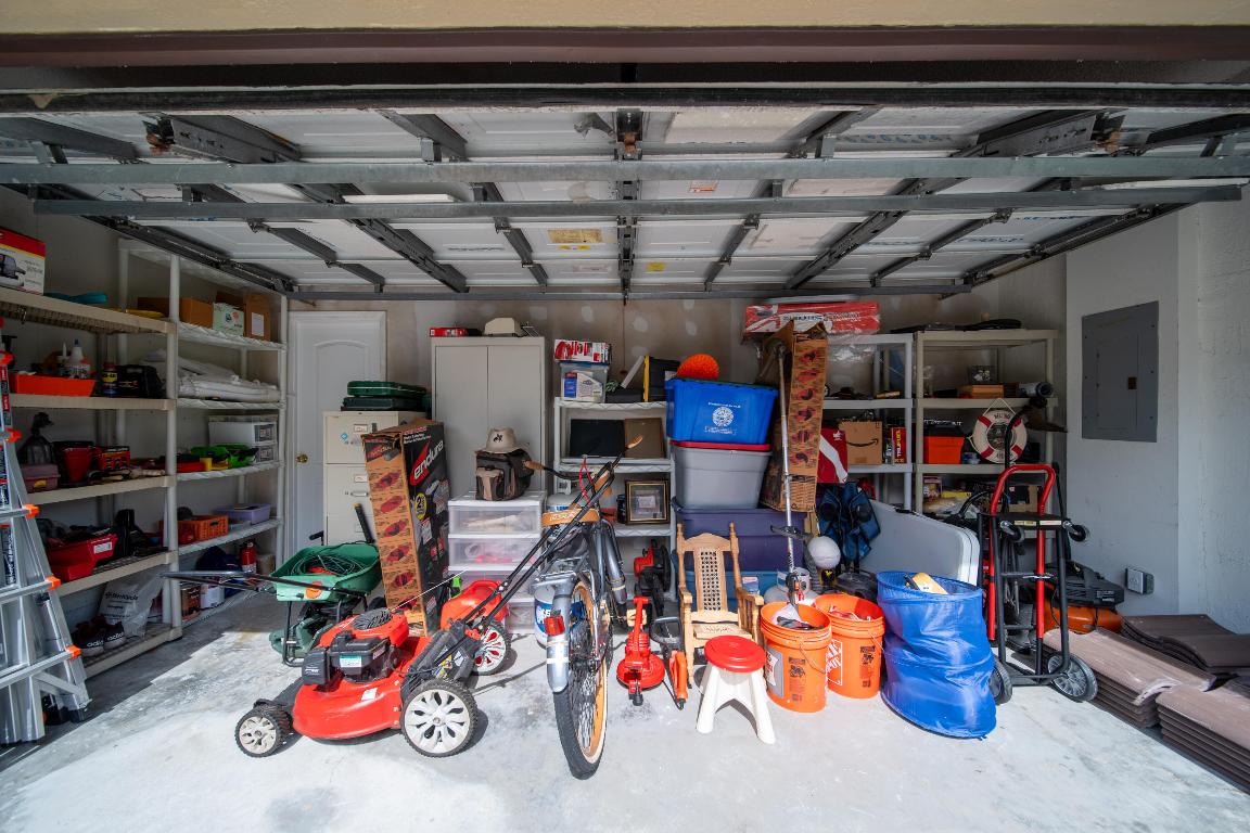 CRYSTAL POINTE - Residential