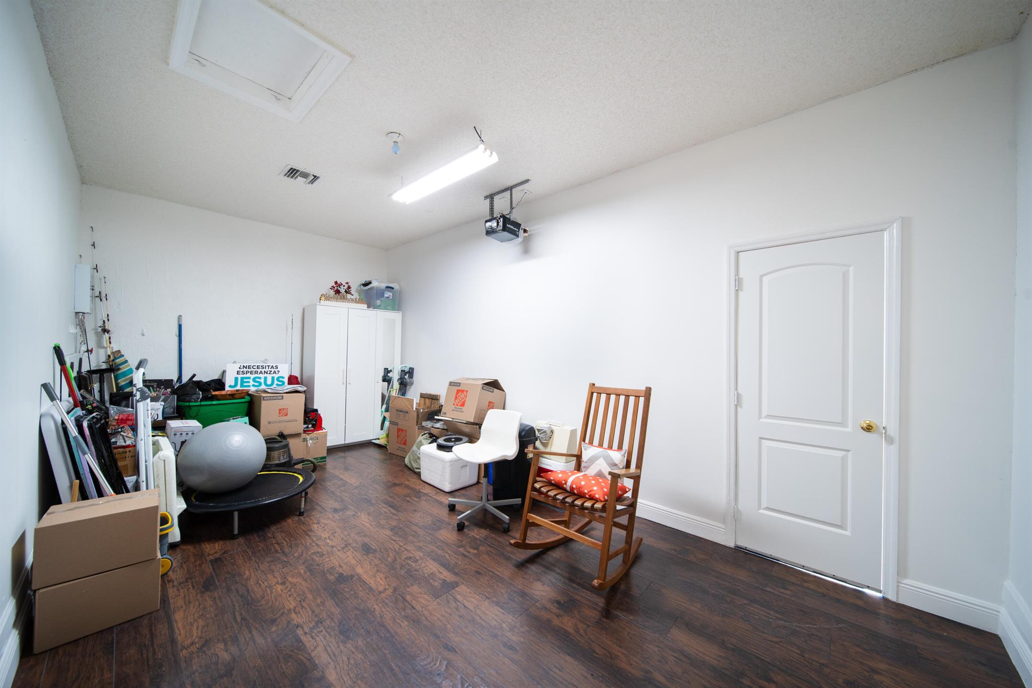 CRYSTAL POINTE - Residential