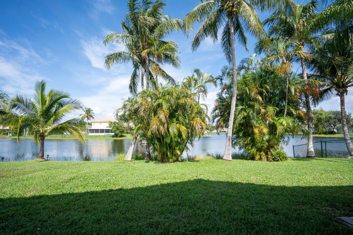 CRYSTAL POINTE - Residential