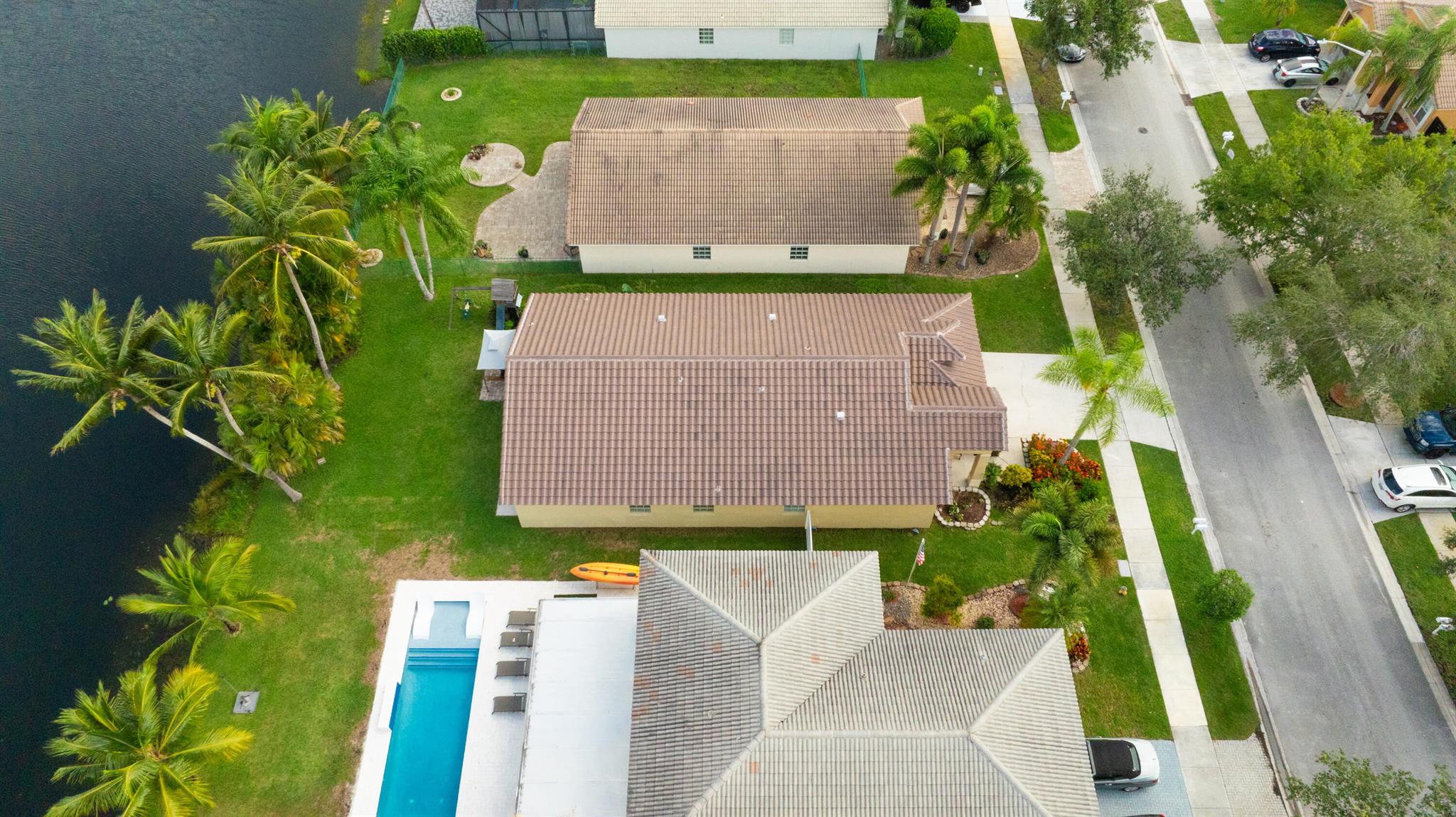 CRYSTAL POINTE - Residential