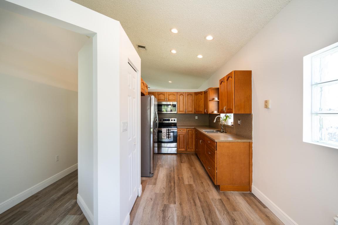 CRYSTAL POINTE - Residential