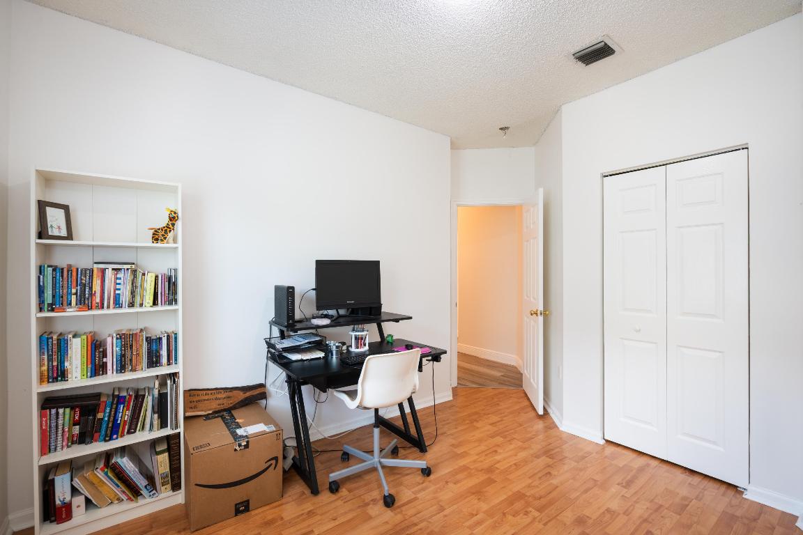 CRYSTAL POINTE - Residential