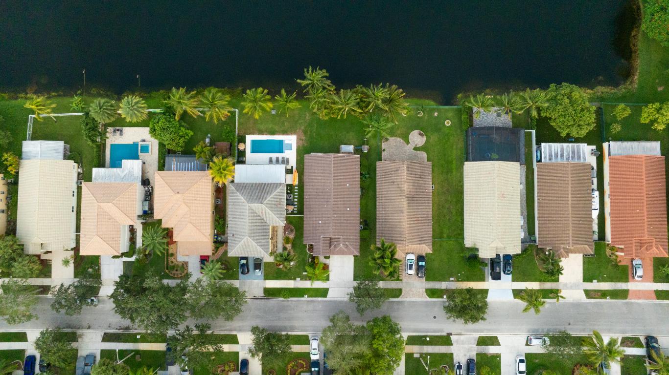 CRYSTAL POINTE - Residential