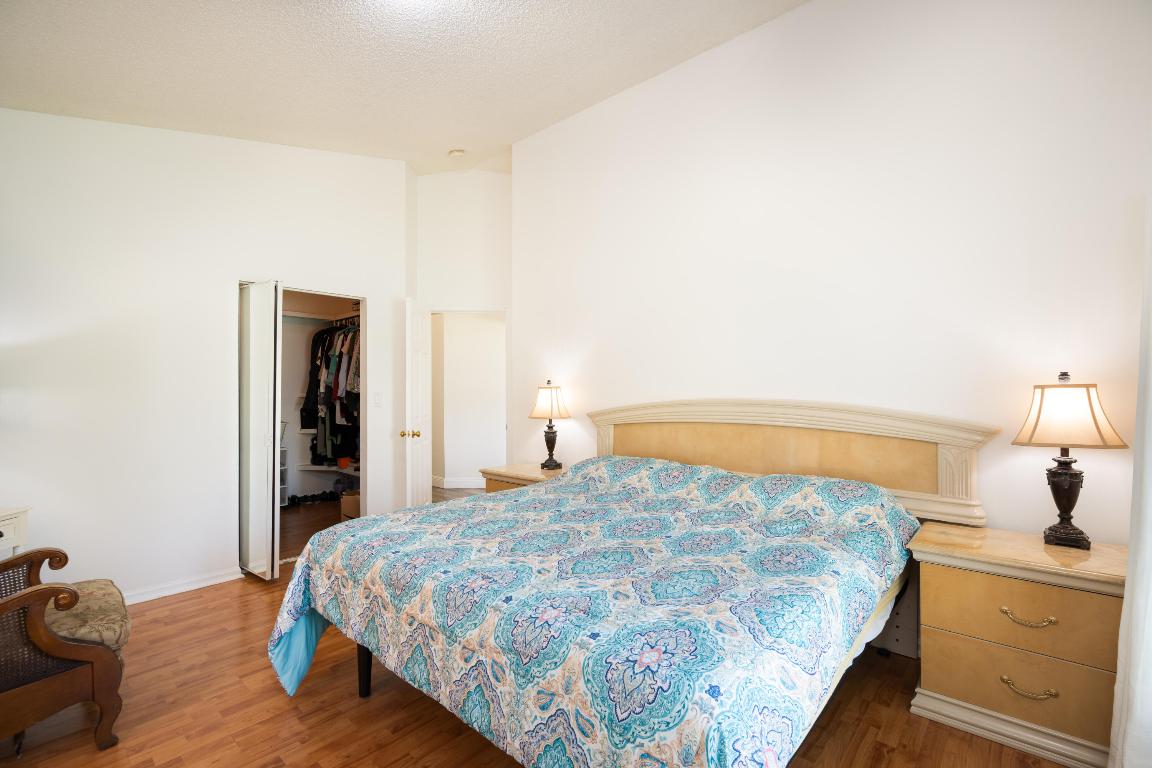 CRYSTAL POINTE - Residential