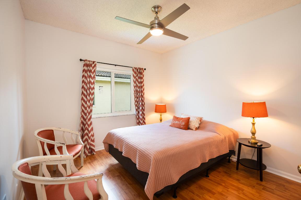 CRYSTAL POINTE - Residential