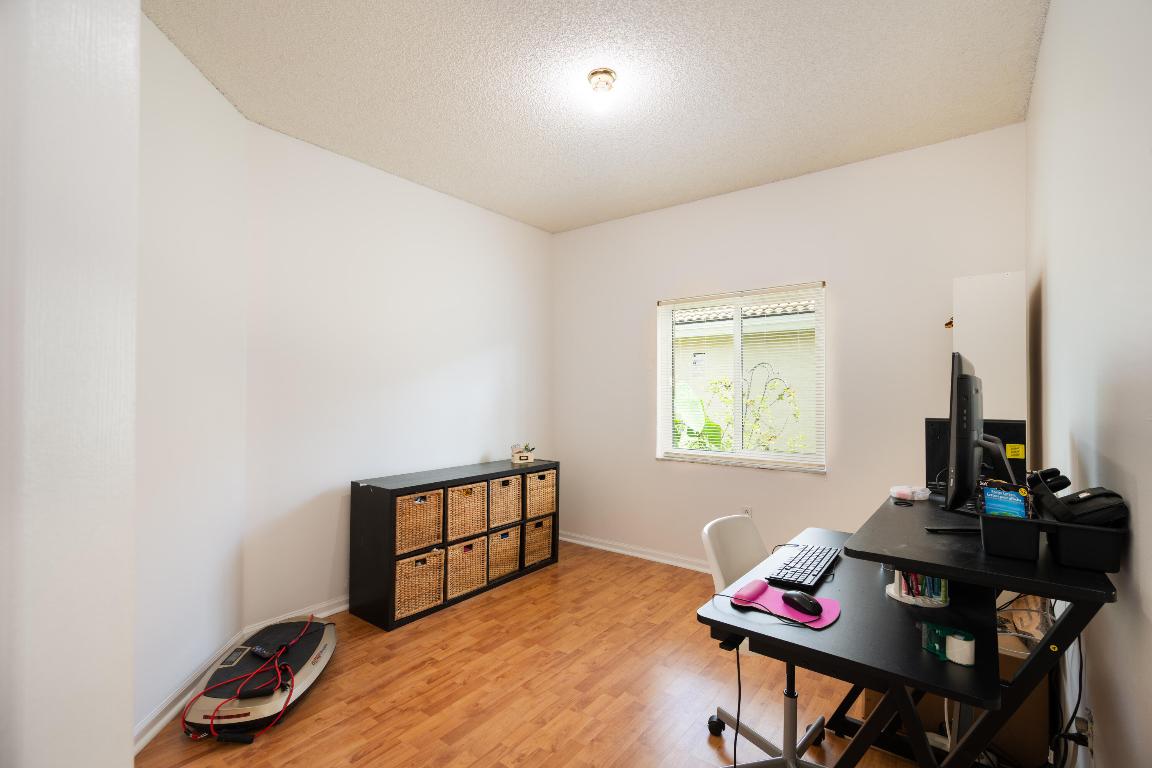 CRYSTAL POINTE - Residential