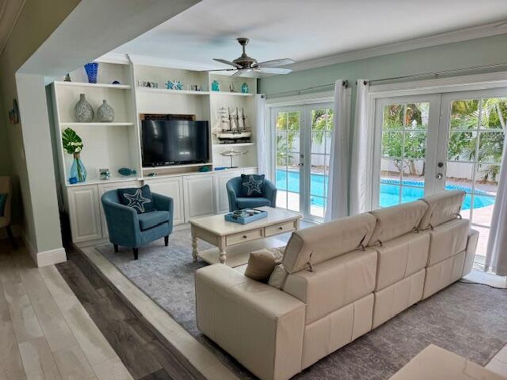 Photo of 908 SE 10th, Deerfield Beach, FL 33441 (MLS # B26000746)