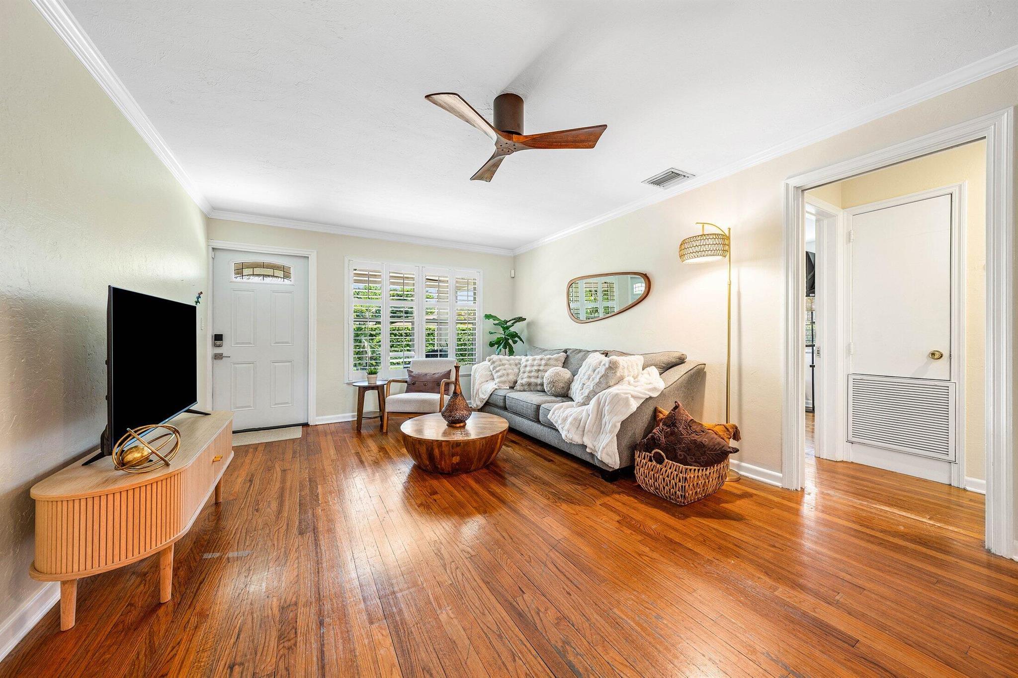 250 NE 10th Street