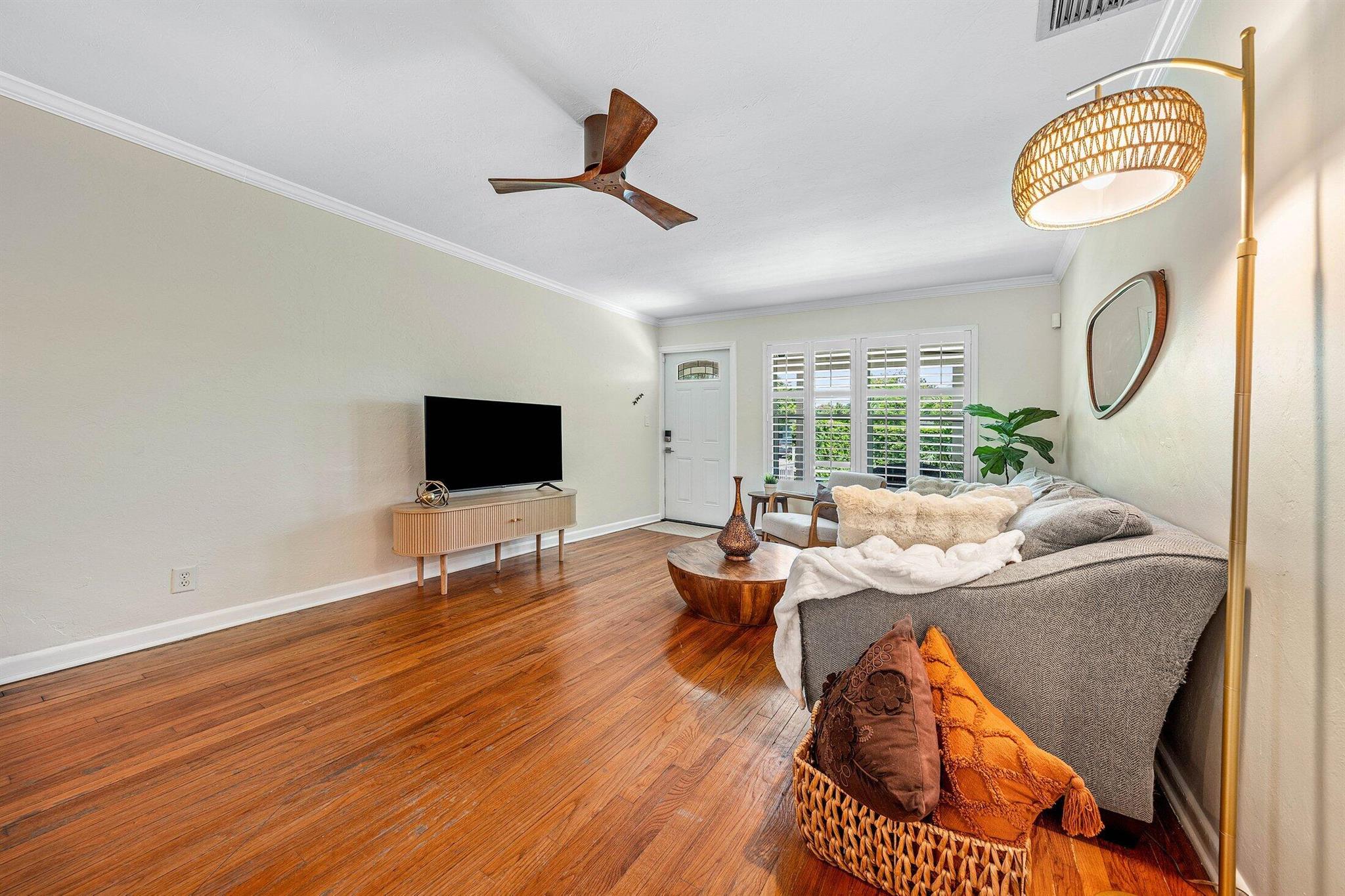 250 NE 10th Street