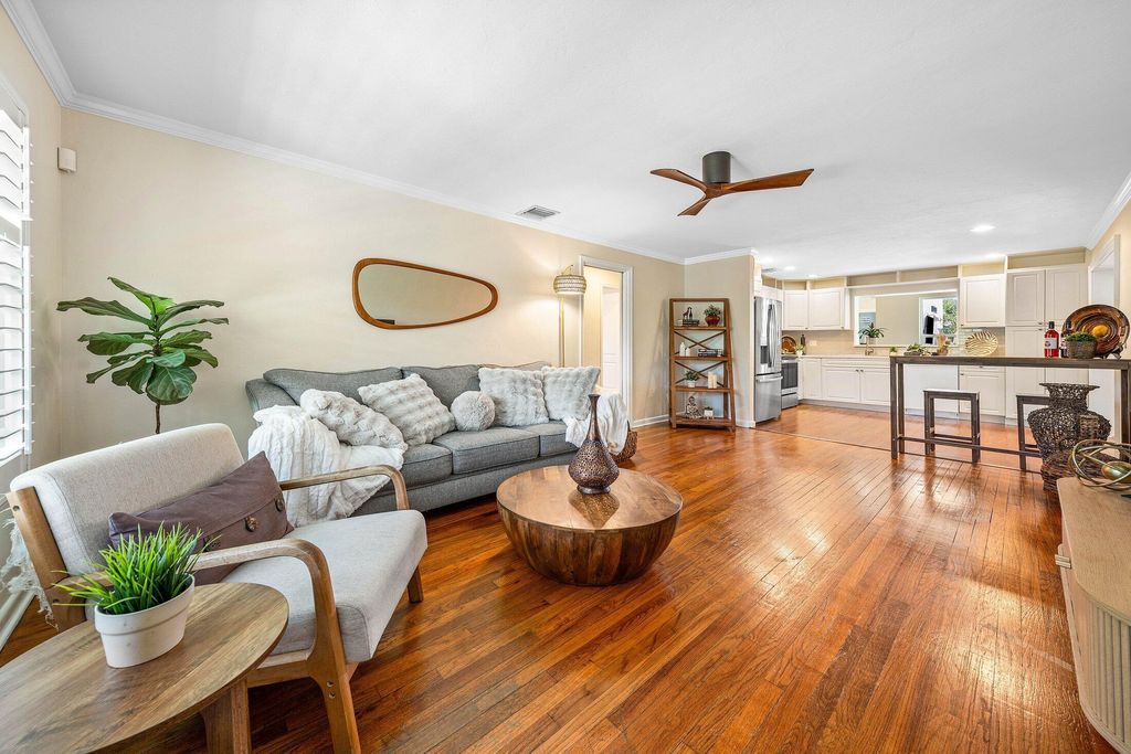 Photo of 250 NE 10th Street, Delray Beach, FL 33444 (MLS # R11112241)