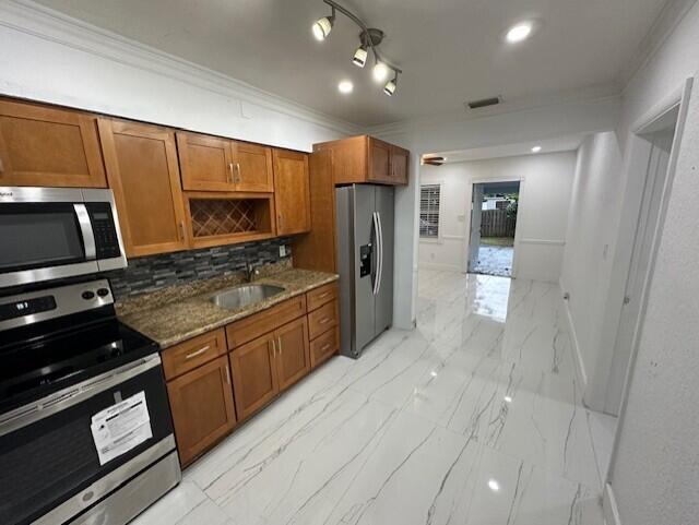 1660 SW 28th Avenue