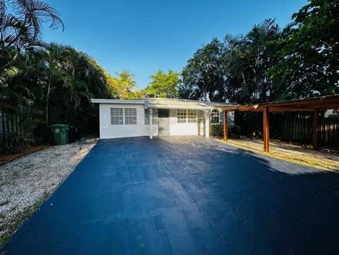 Photo of 1660 SW 28th Avenue, Fort Lauderdale, FL 33312 (MLS # B26036212)