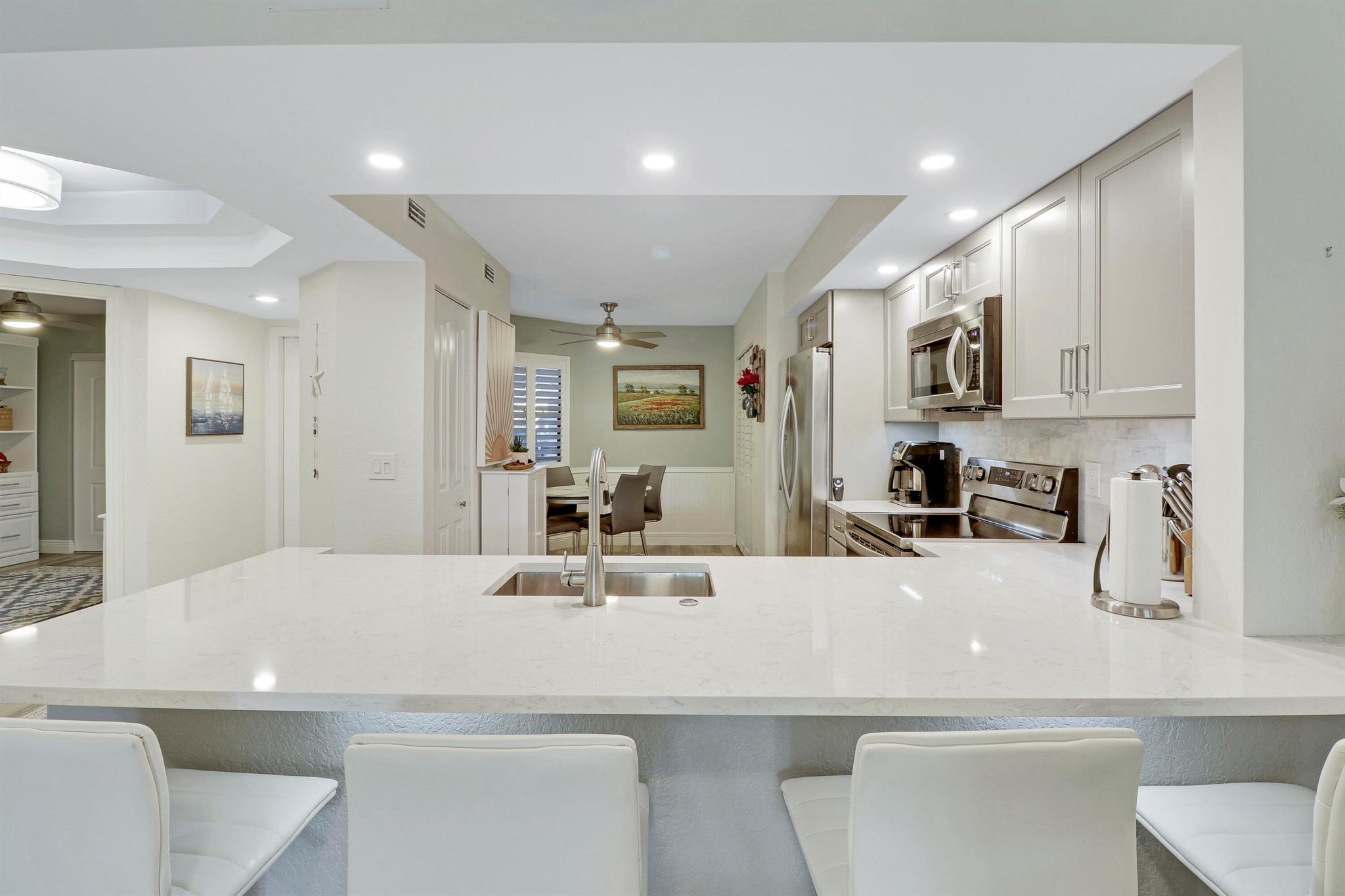 Bay Colony - Residential