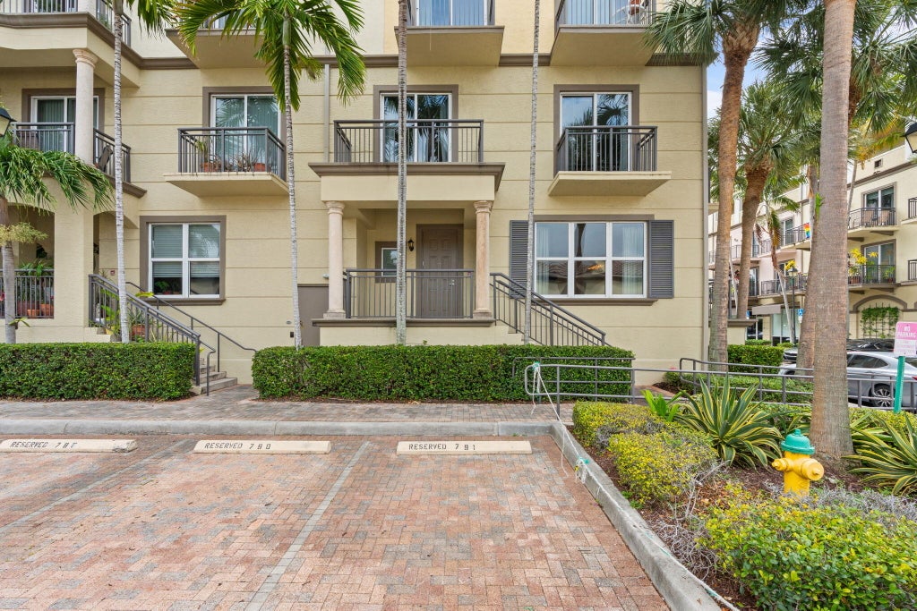 Photo of 2617 NE 14th Avenue #109, Wilton Manors, FL 33334 (MLS # B26041791)