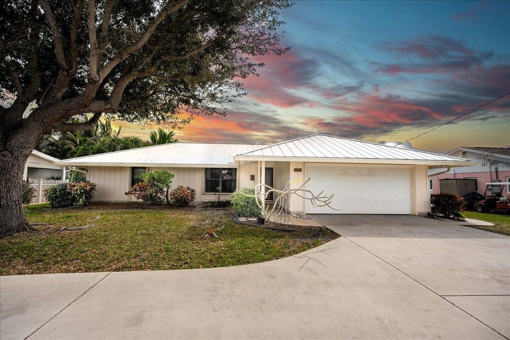 Photo of 1364 SW Egret Way, Palm City, FL 34990 (MLS # R10974956)