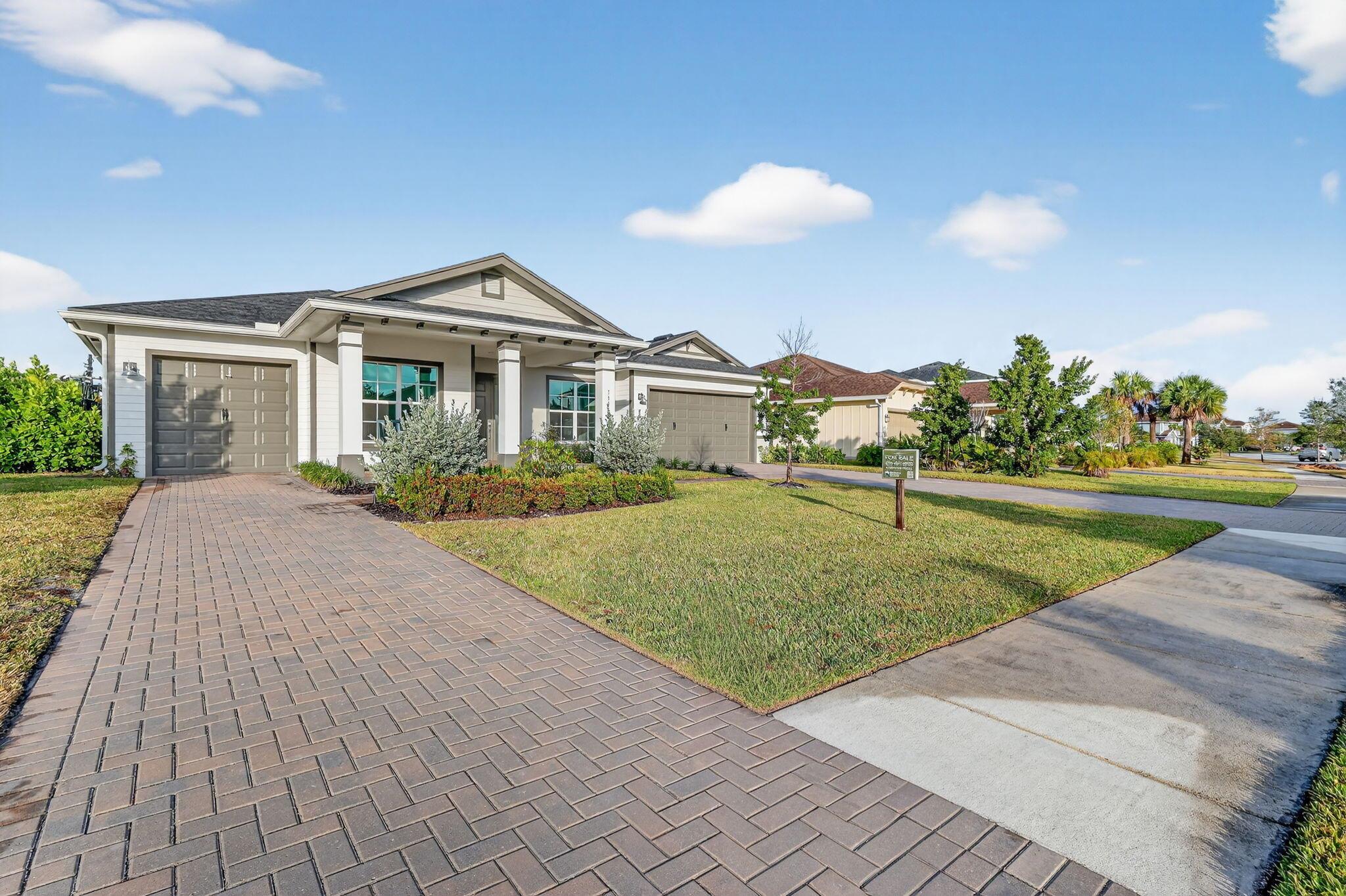799 Hookline Circle, Loxahatchee, FL, 33470/$1,085,900 4 799 Hookline Circle