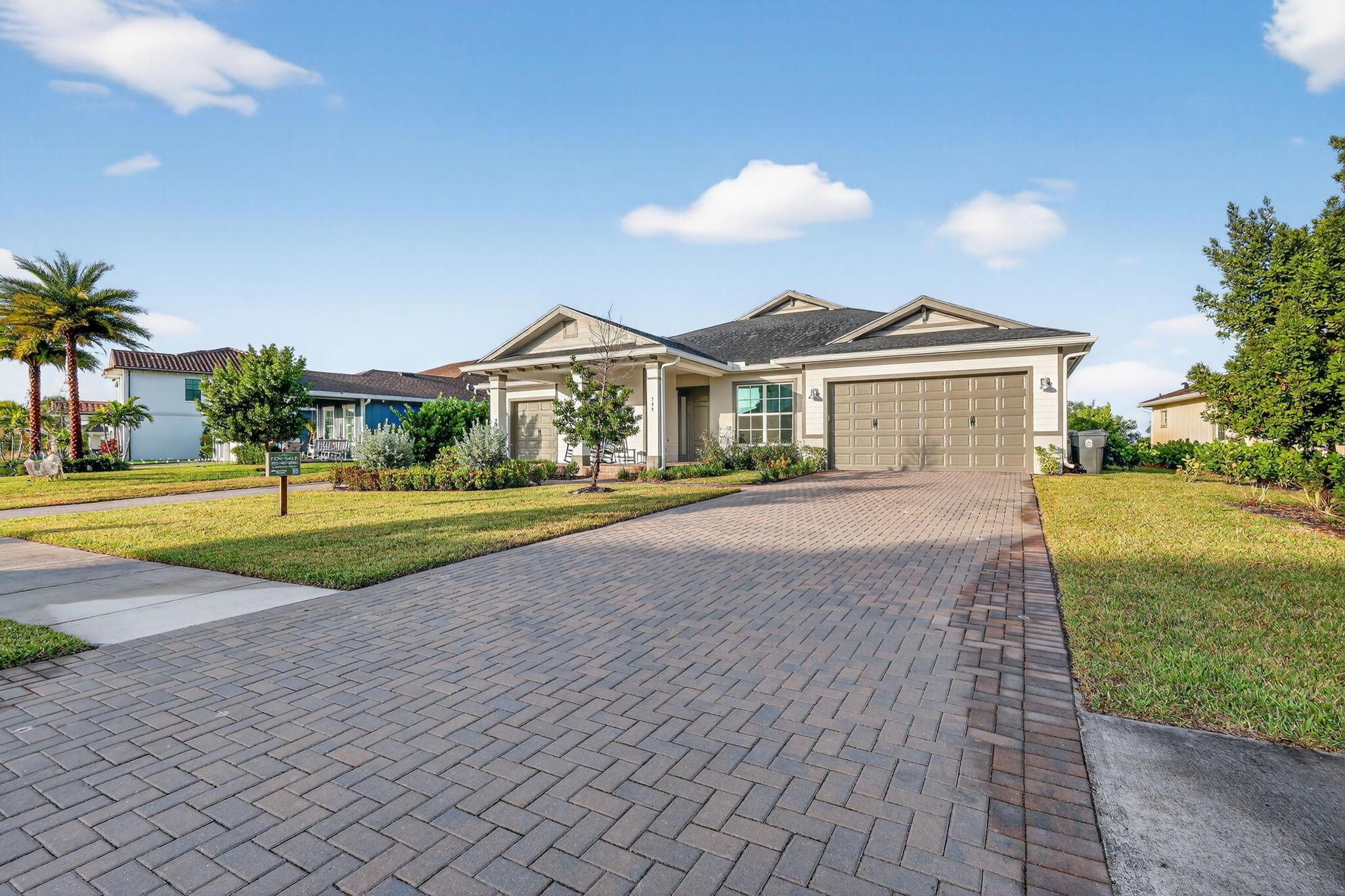 799 Hookline Circle, Loxahatchee, FL, 33470/$1,085,900 2 799 Hookline Circle