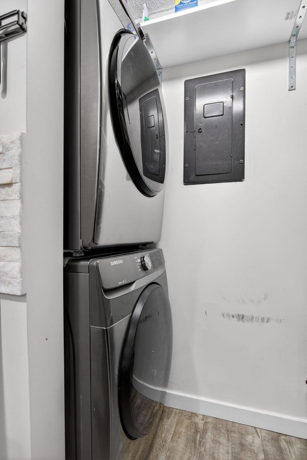 VIZCAYNA GARDENS - Residential