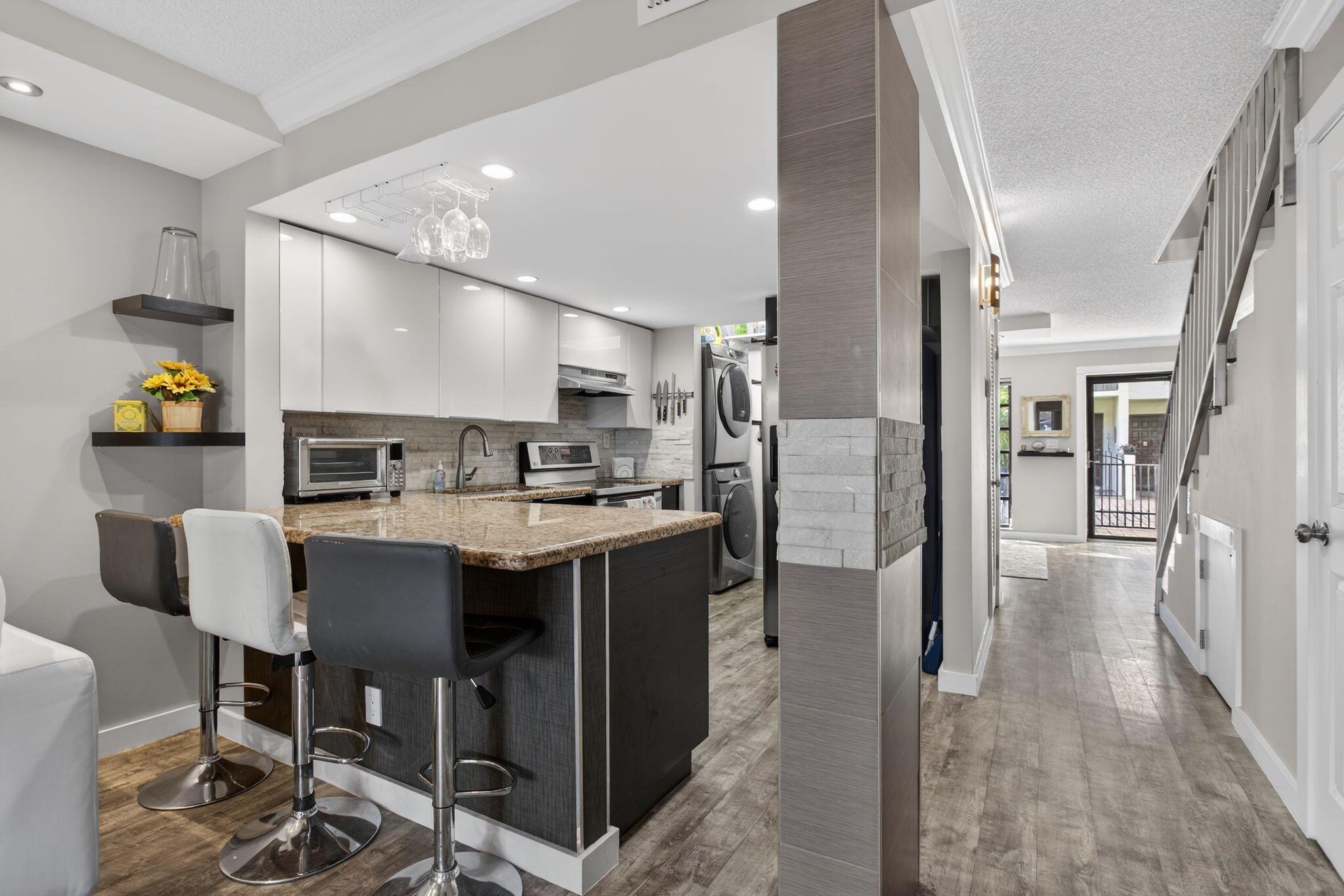 VIZCAYNA GARDENS - Residential