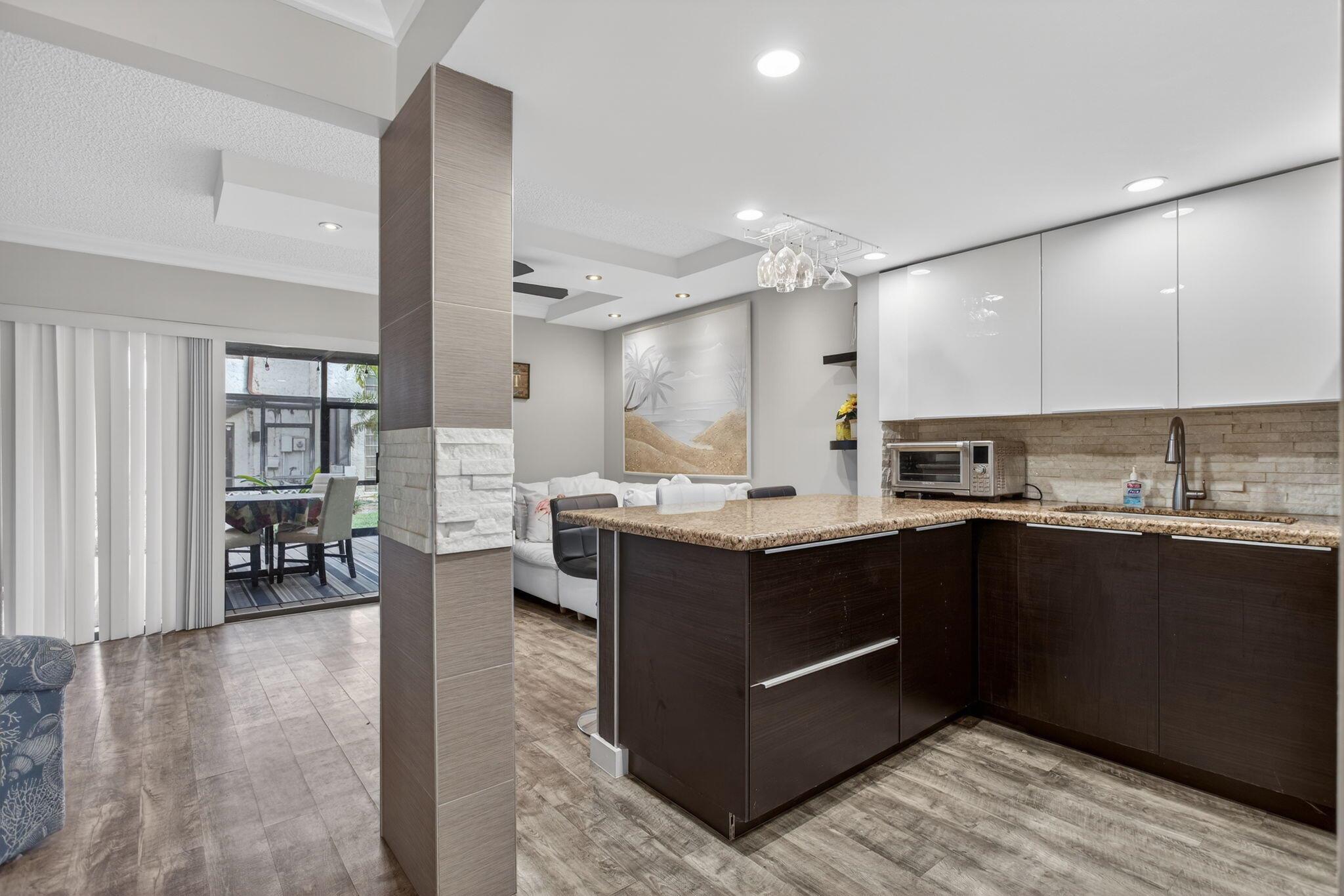 VIZCAYNA GARDENS - Residential