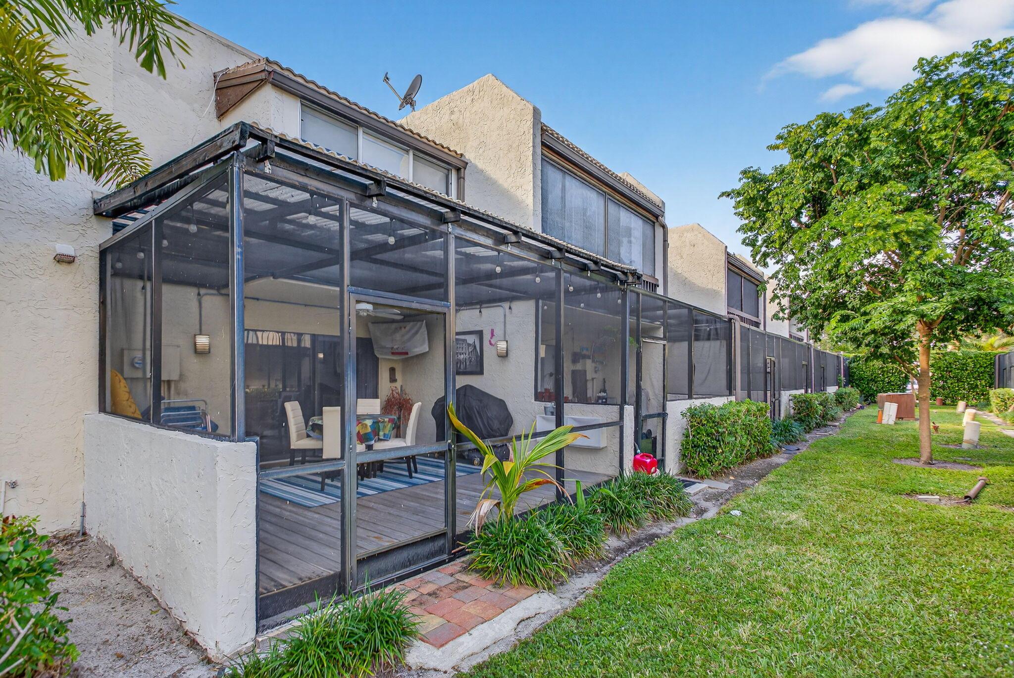VIZCAYNA GARDENS - Residential