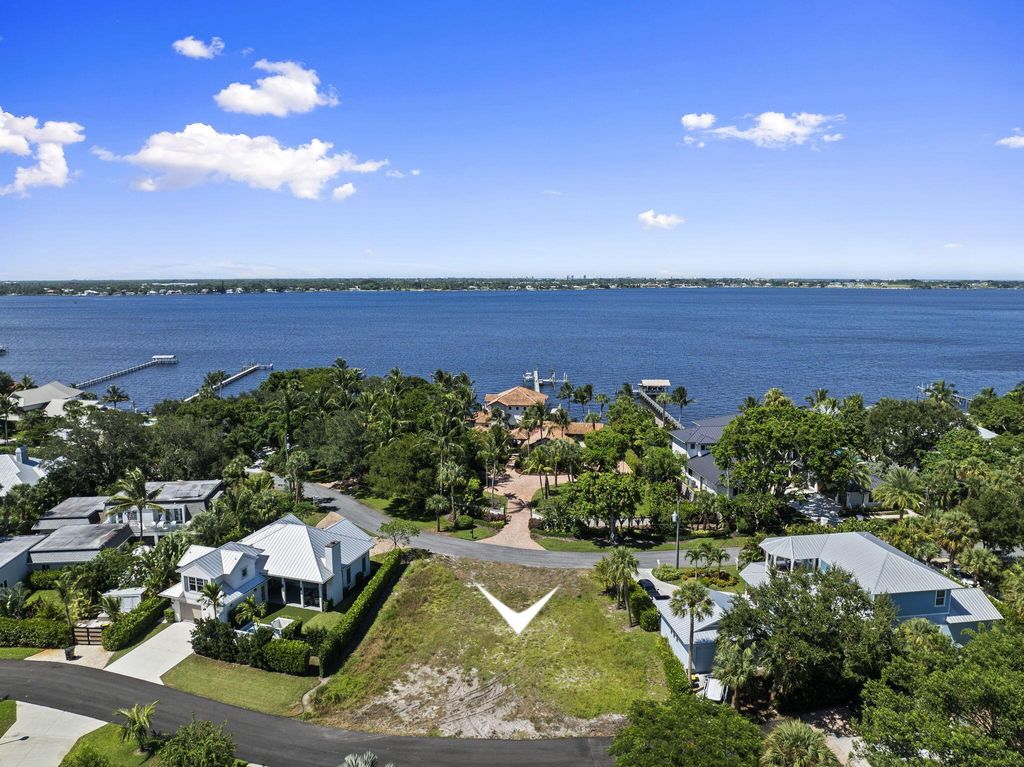 Photo of 932 SE Riverside Drive, Stuart, FL 34994 (MLS # R11117545)