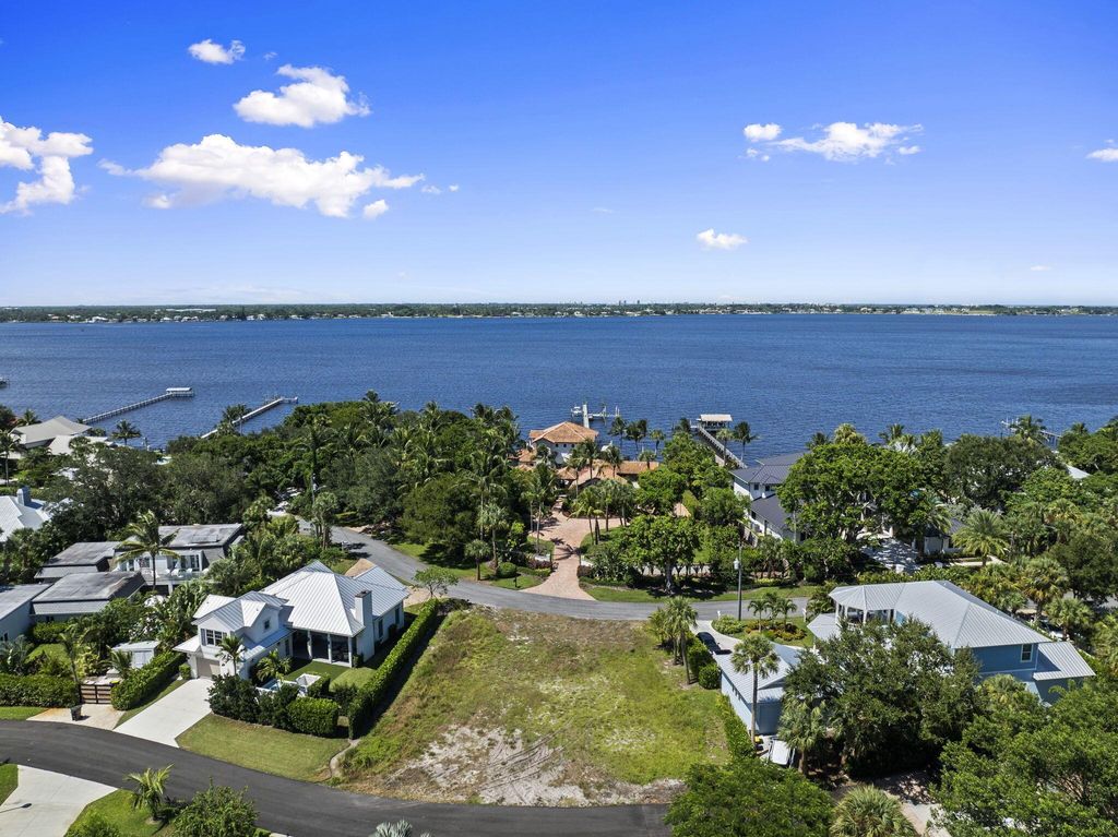 Photo of 932 SE Riverside Drive, Stuart, FL 34994 (MLS # R11117545)