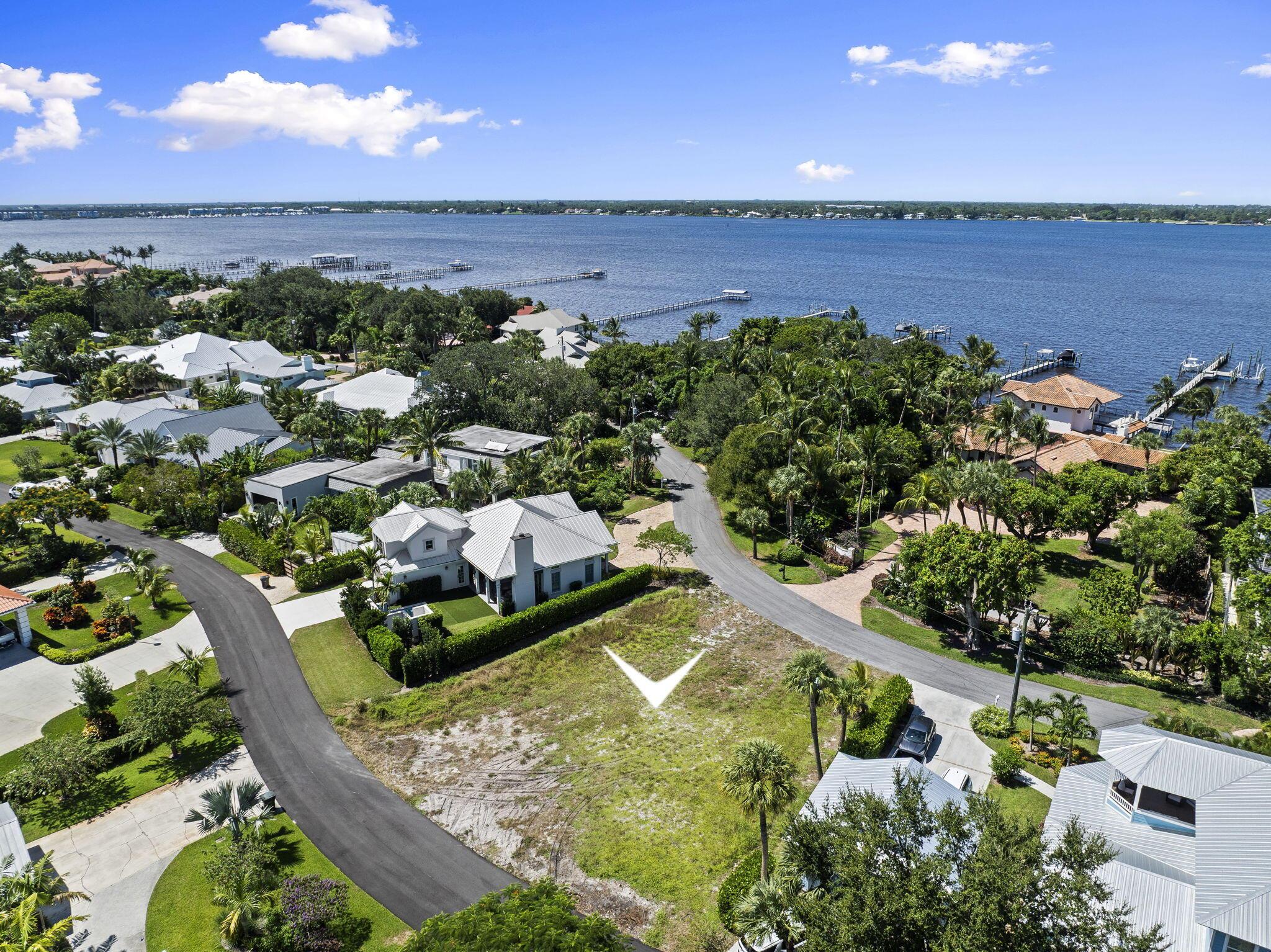 932 SE Riverside Drive