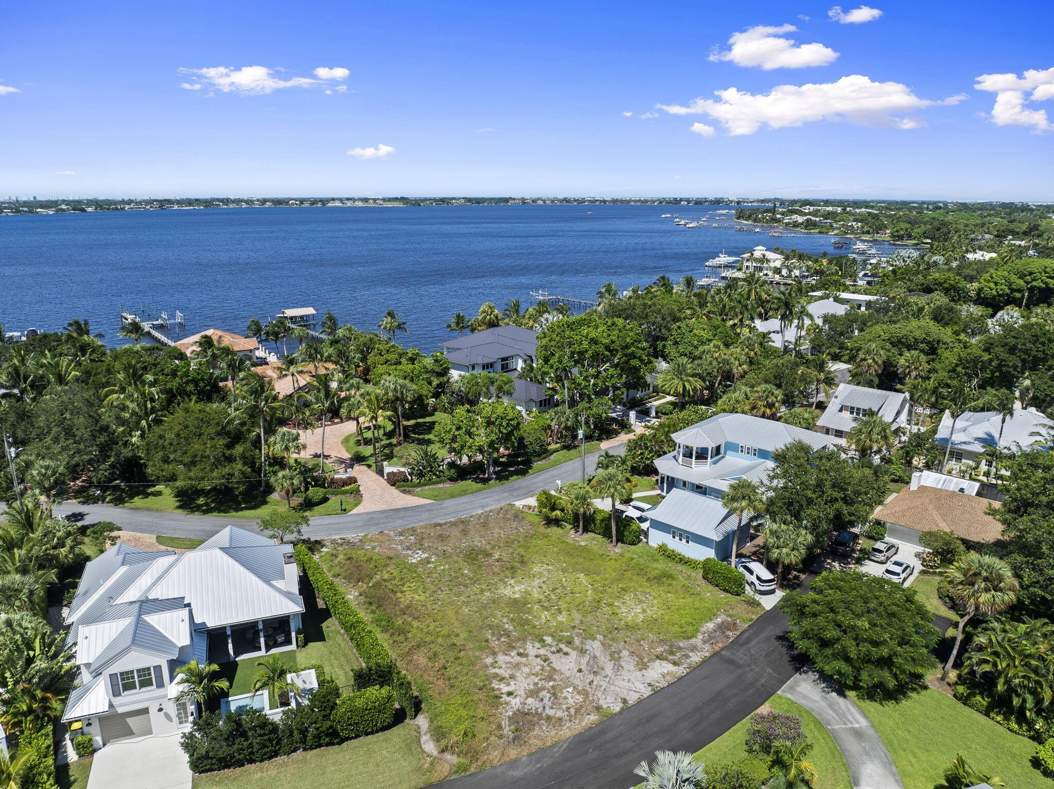 932 SE Riverside Drive