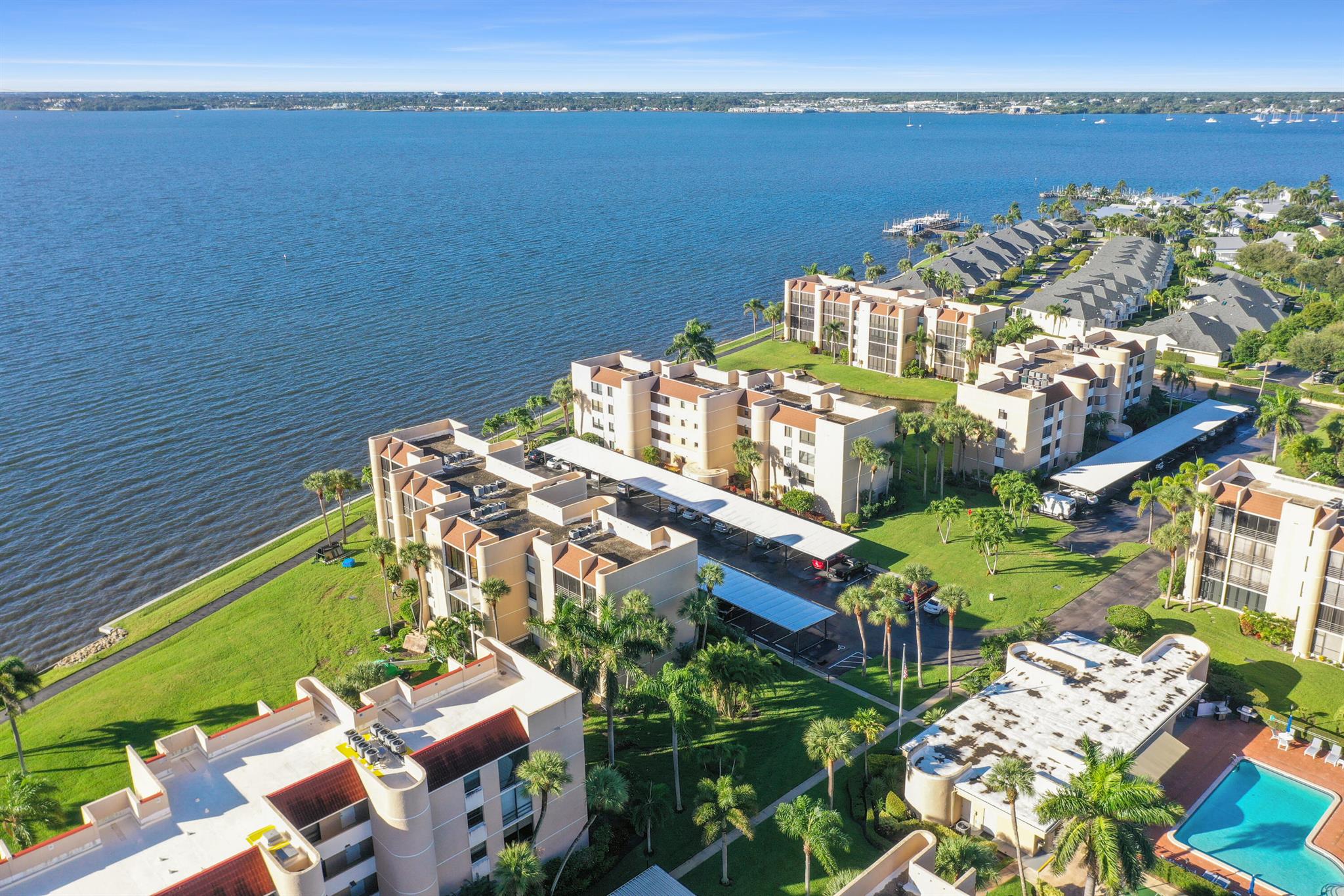 FAIRWINDS COVE CONDOMINIU - Residential