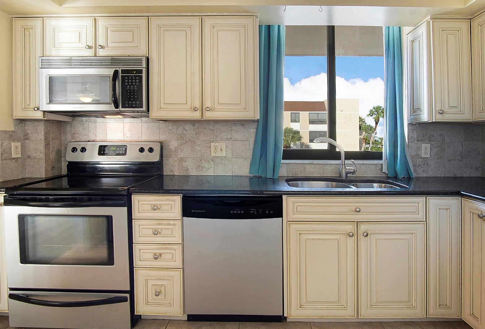 FAIRWINDS COVE CONDOMINIU - Residential