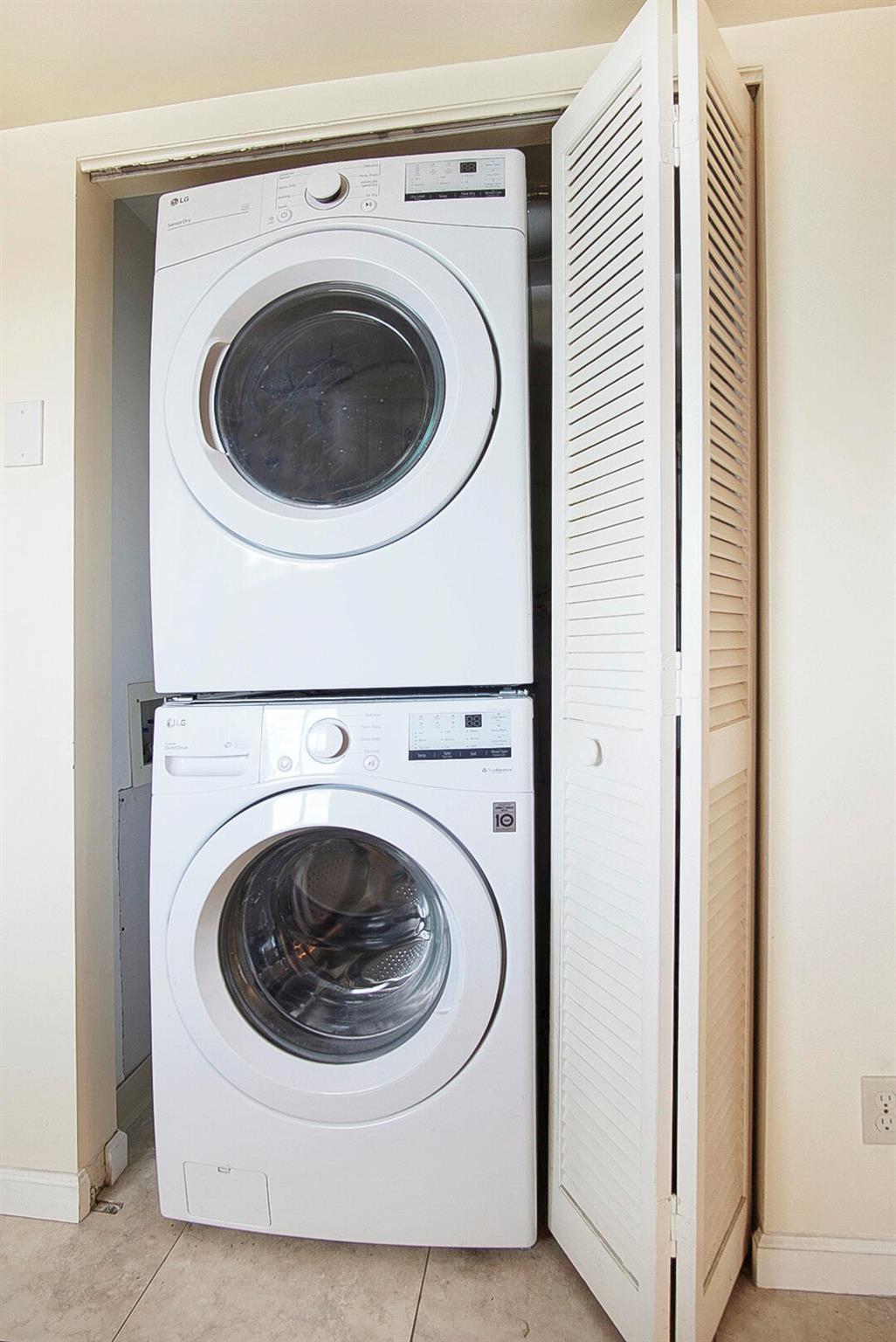 FAIRWINDS COVE CONDOMINIU - Residential