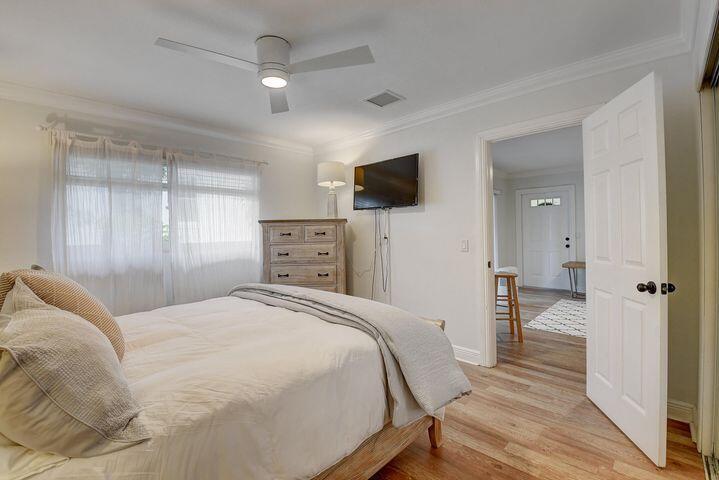 PALM SQUARE - Residential Lease