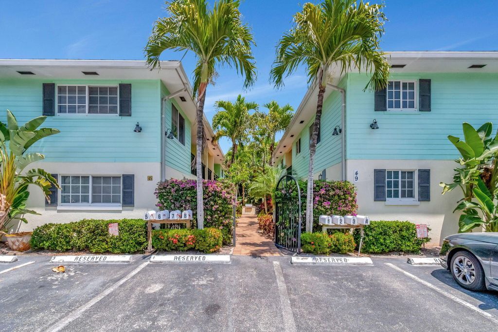 Photo of 49 SE 7th Avenue #4, Delray Beach, FL 33483 (MLS # B26025910)