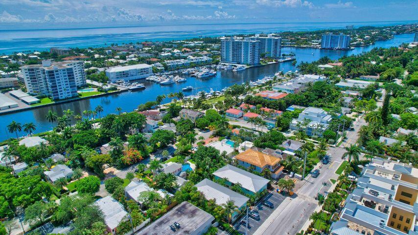 PALM SQUARE - Residential Lease