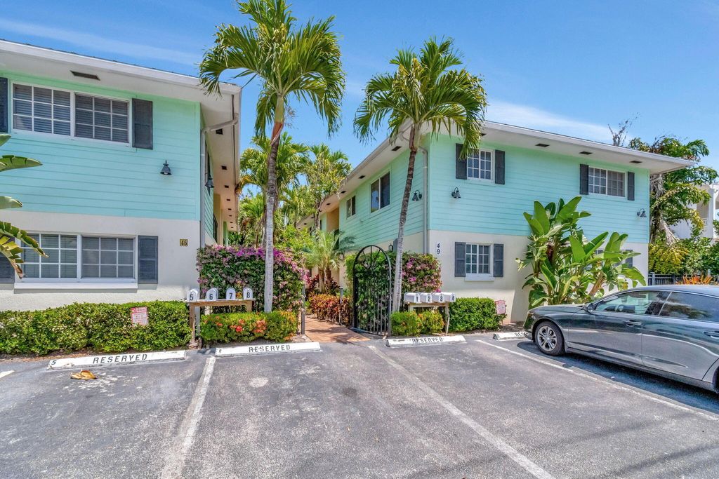 Photo of 49 SE 7th Avenue #4, Delray Beach, FL 33483 (MLS # B26025910)