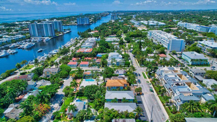 PALM SQUARE - Residential Lease
