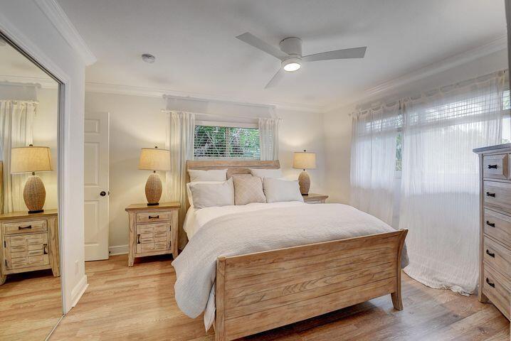PALM SQUARE - Residential Lease