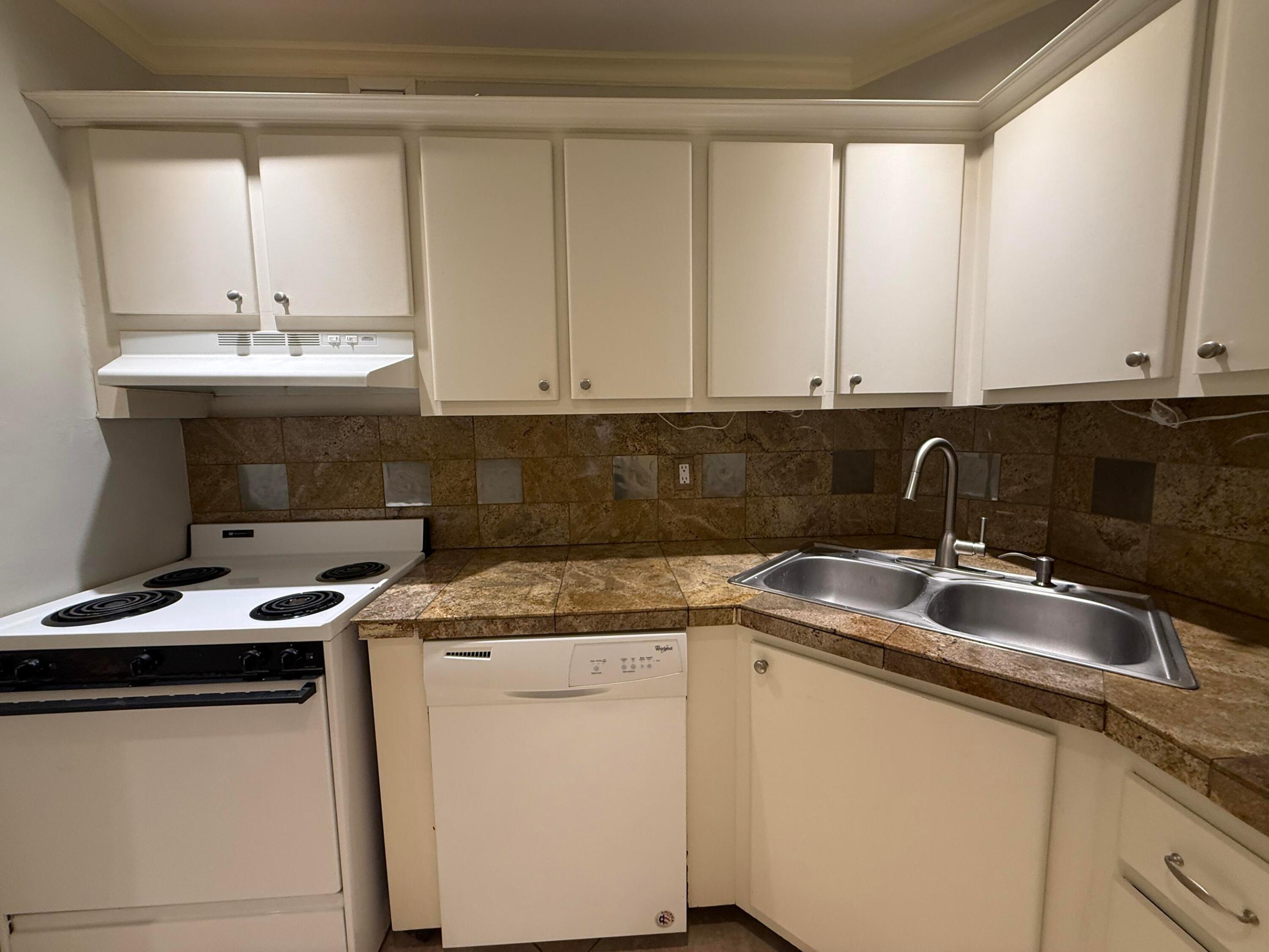 MANOR GROVE VILLAGE TWO CONDO - Residential Lease