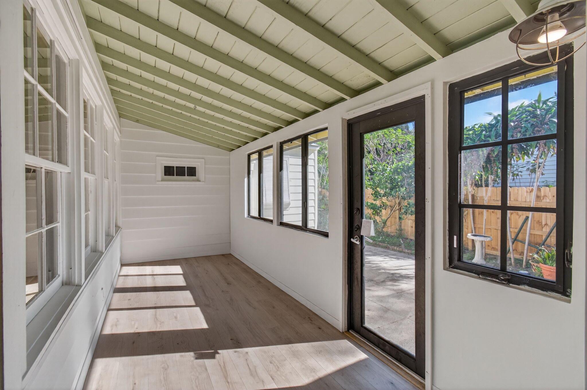 LAKE WORTH TOWN OF - Residential