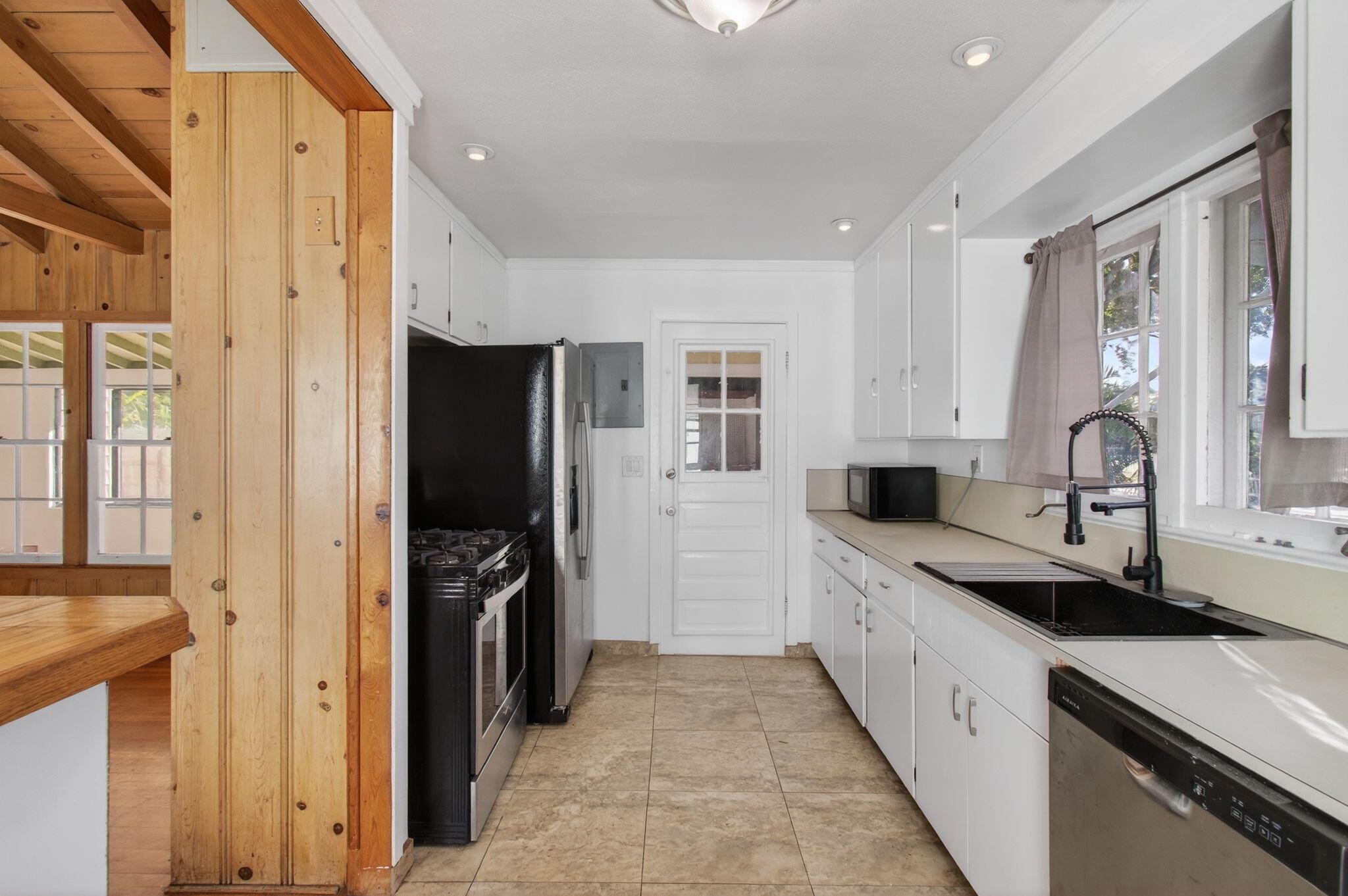 LAKE WORTH TOWN OF - Residential