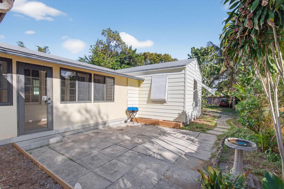 LAKE WORTH TOWN OF - Residential