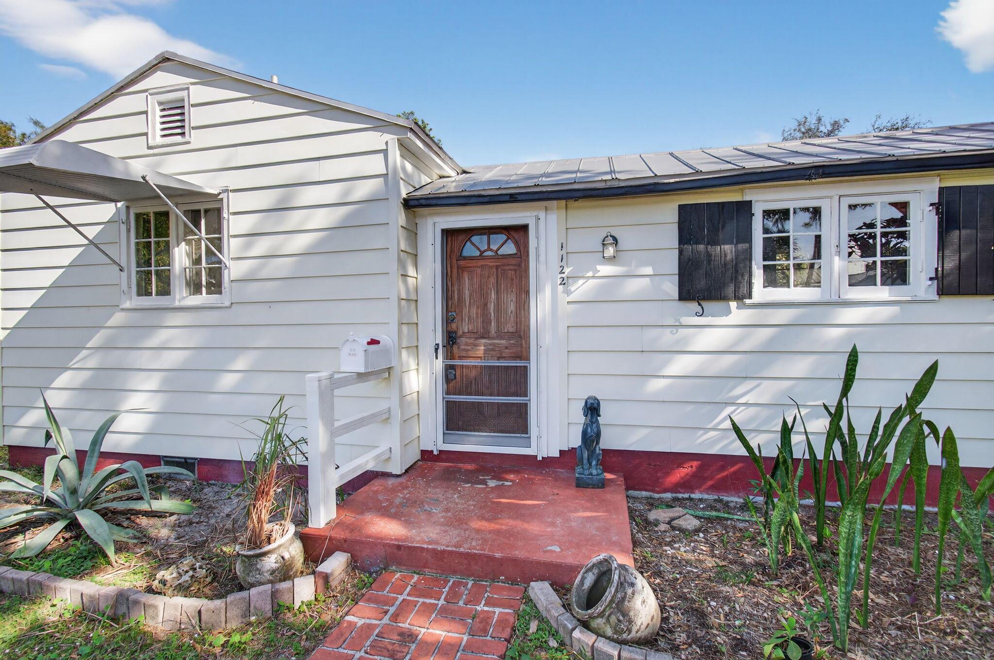 LAKE WORTH TOWN OF - Residential