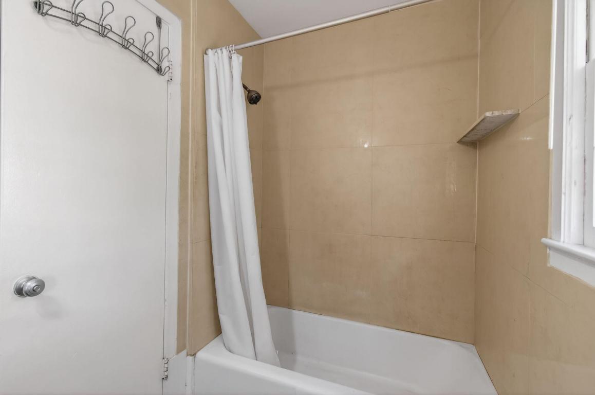 LAKE WORTH TOWN OF - Residential