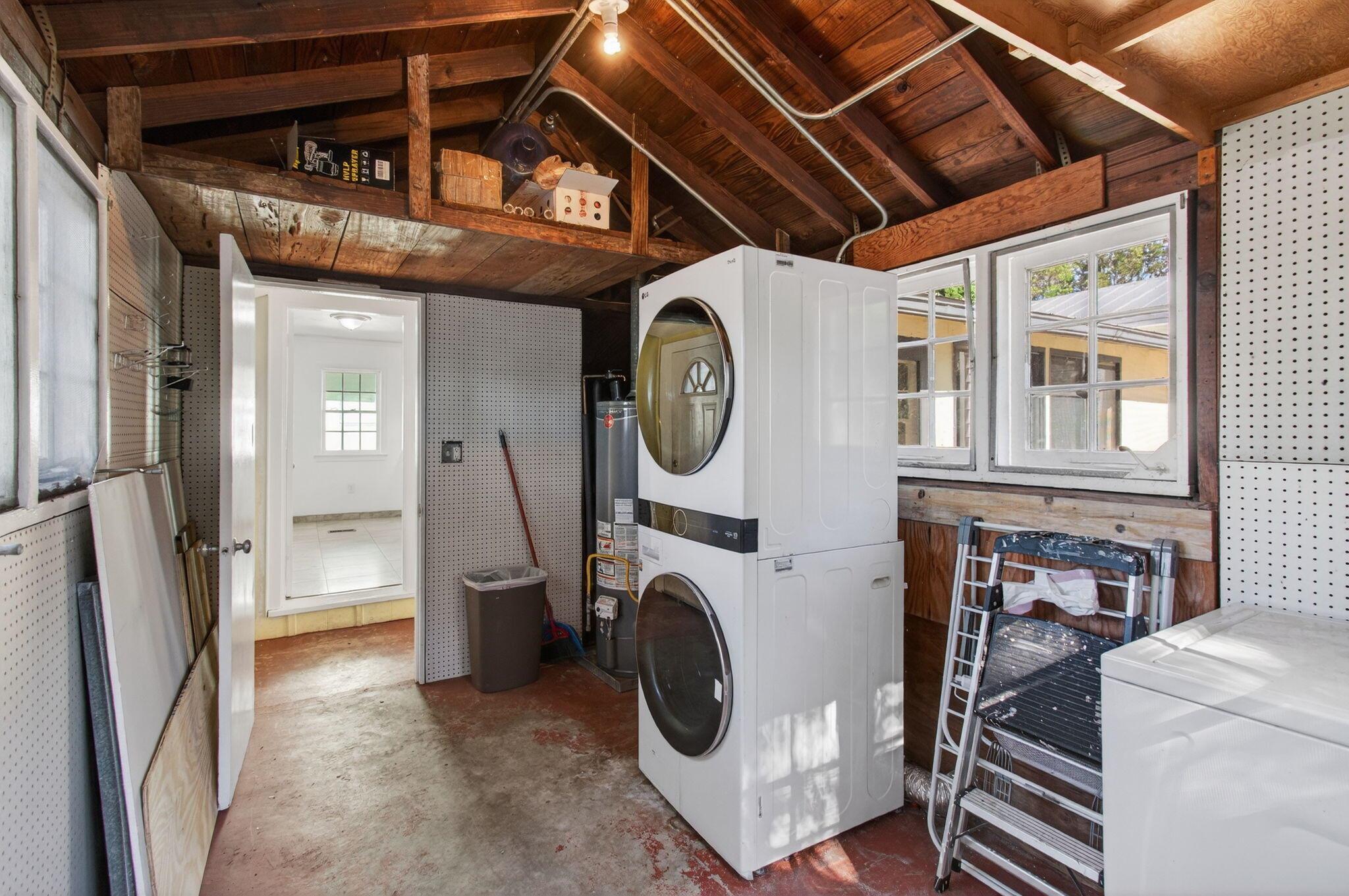 LAKE WORTH TOWN OF - Residential