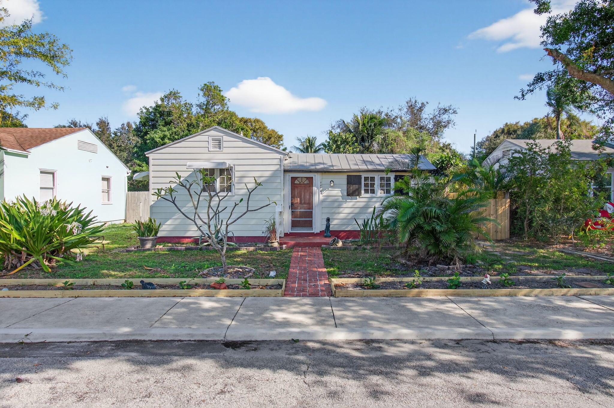 LAKE WORTH TOWN OF - Residential