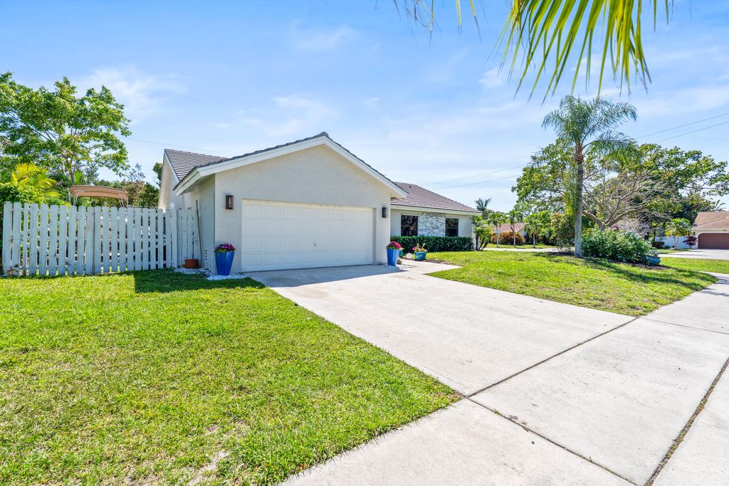 Photo of 454 Prairie Rose Lane, Boca Raton, FL 33487 (MLS # B26007338)