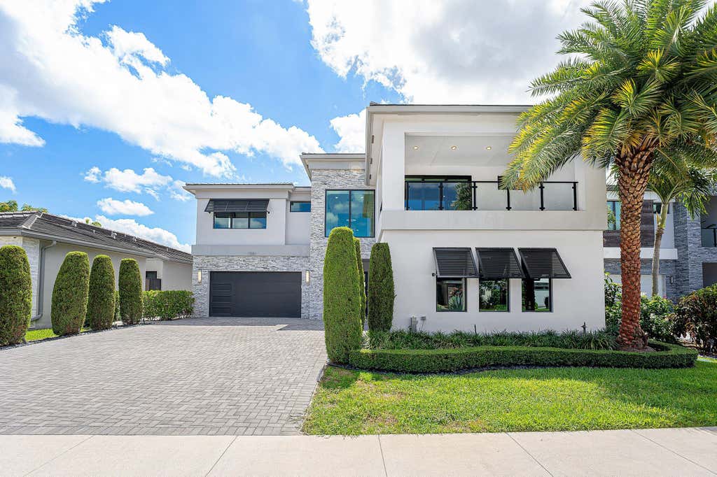 Photo of 17051 Five Waters Avenue, Boca Raton, FL 33496 (MLS # B26037754)