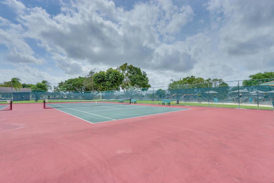 HIGH POINT OF DELRAY WEST CONDO SEC 1&2 - Residential